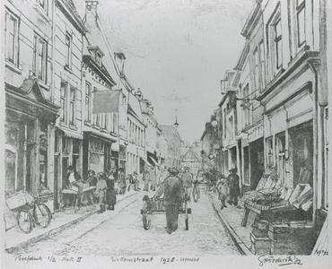 863690 Gezicht in de Willemstraat te Utrecht, uit het noorden, met op de achtergrond het Vredenburg en veel ...